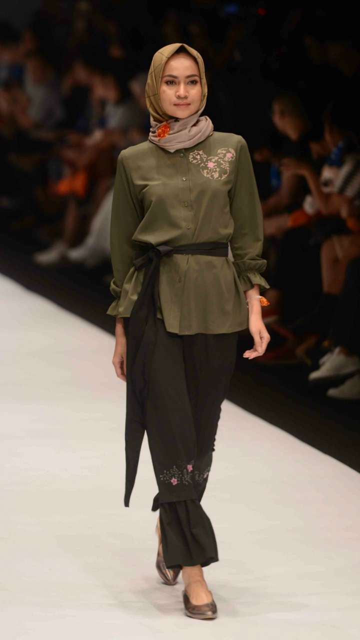 Jenahara, Anggrek, dan Mickey Mouse