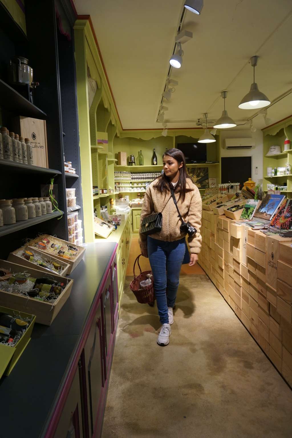 OOTD Amanda Rawles Travel in Style di Prancis
