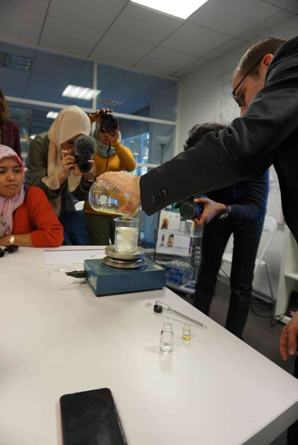 Intip Pabrik Pengolahan Olive Oil, Bahan Baku Kosmetik Alami