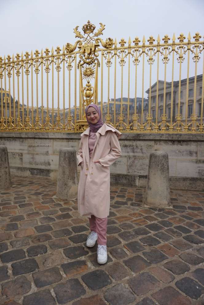 Inspirasi OOTD Keren 'Travel in Style Wardah' di Swiss-Prancis