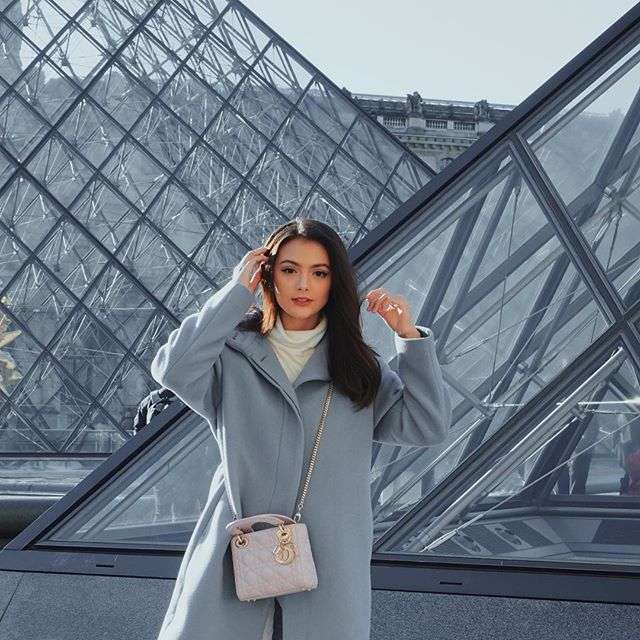 Inspirasi OOTD Keren 'Travel in Style Wardah' di Swiss-Prancis