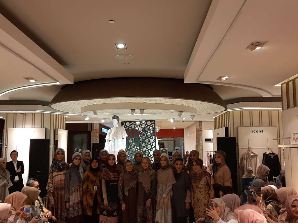 Koleksi Kolaborasi Ramadan Ria Miranda X Galeries Lafayete