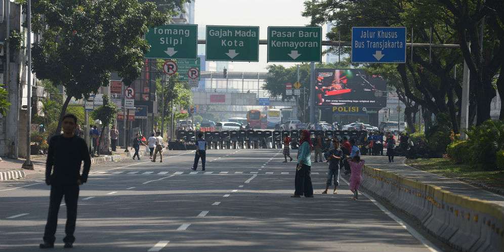 Ragam Aksi Pendemo di Sekitar Lokasi Sidang Putusan MK