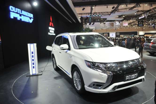 Adu Keren Mobil Listrik di GIIAS 2019