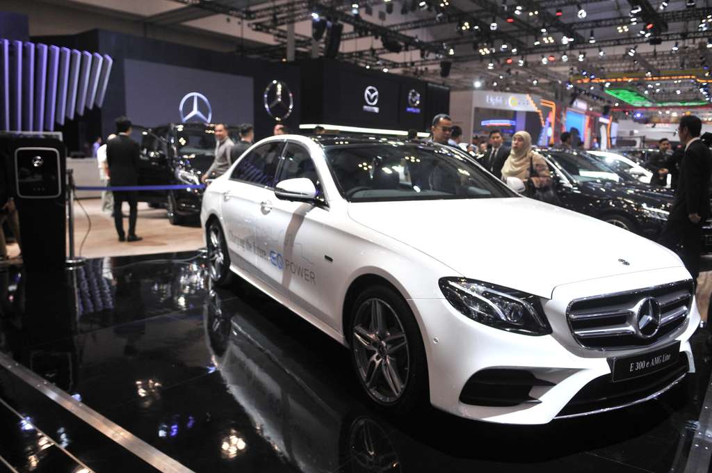 Adu Keren Mobil Listrik di GIIAS 2019