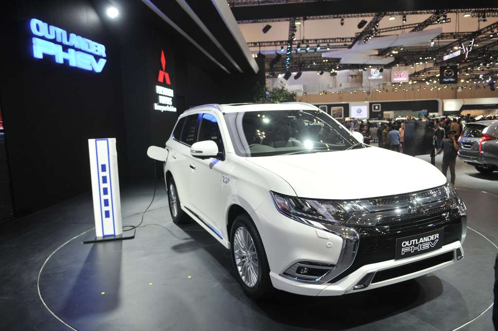 Adu Keren Mobil Listrik di GIIAS 2019