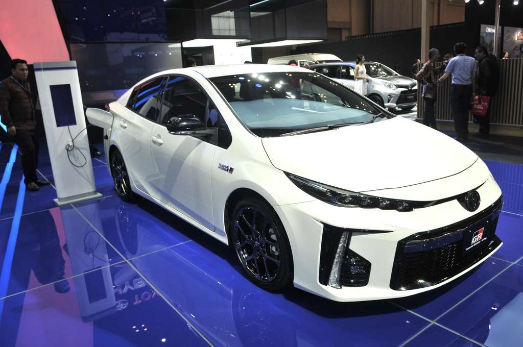 Adu Keren Mobil Listrik di GIIAS 2019