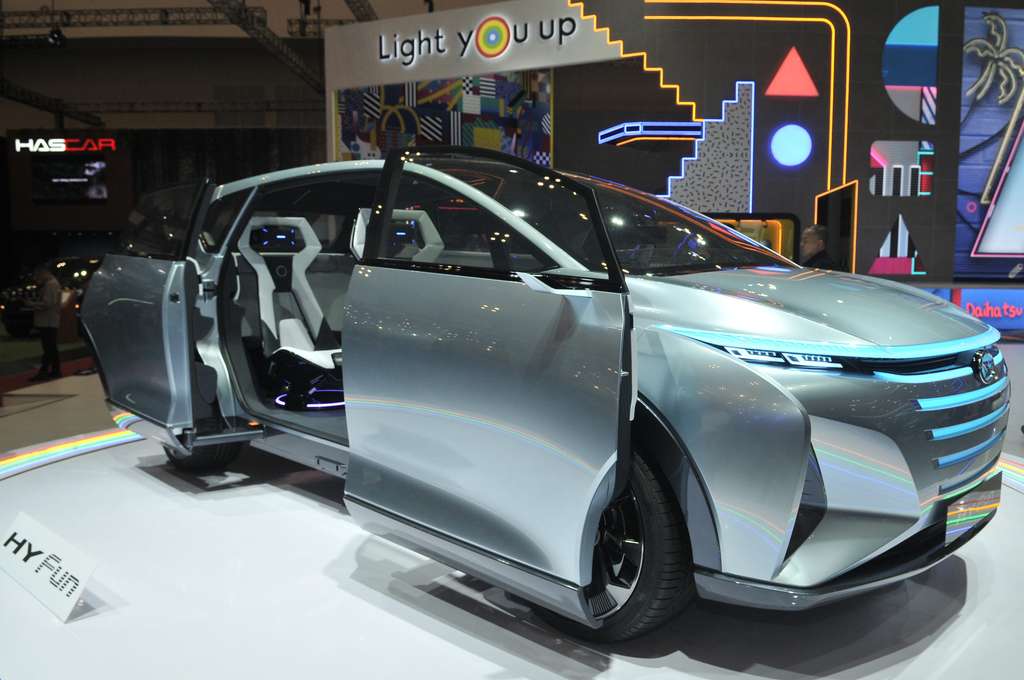 Adu Keren Mobil Listrik di GIIAS 2019