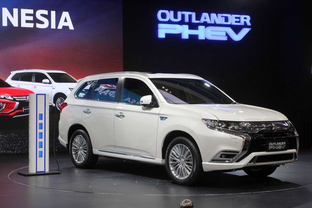 Kesengsem Barisan Mobil Baru Mitsubishi di GIIAS 2019