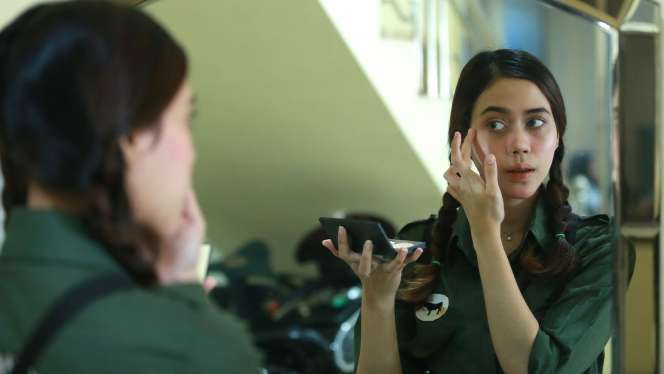 Pesona dan Gaya SPG Cantik Jualan Sapi Kurban