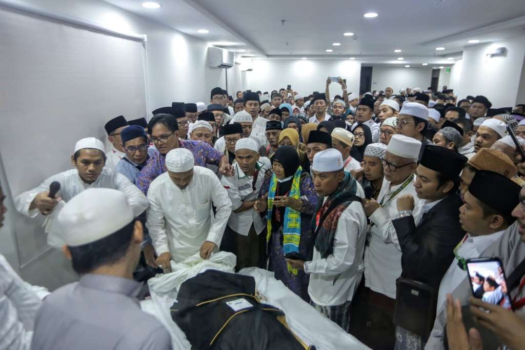 Foto Persiapan Pemakaman Mbah Moen di Mekah