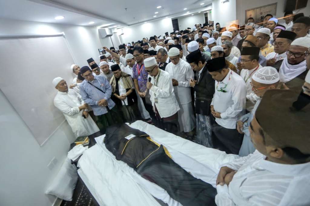 Foto Persiapan Pemakaman Mbah Moen di Mekah