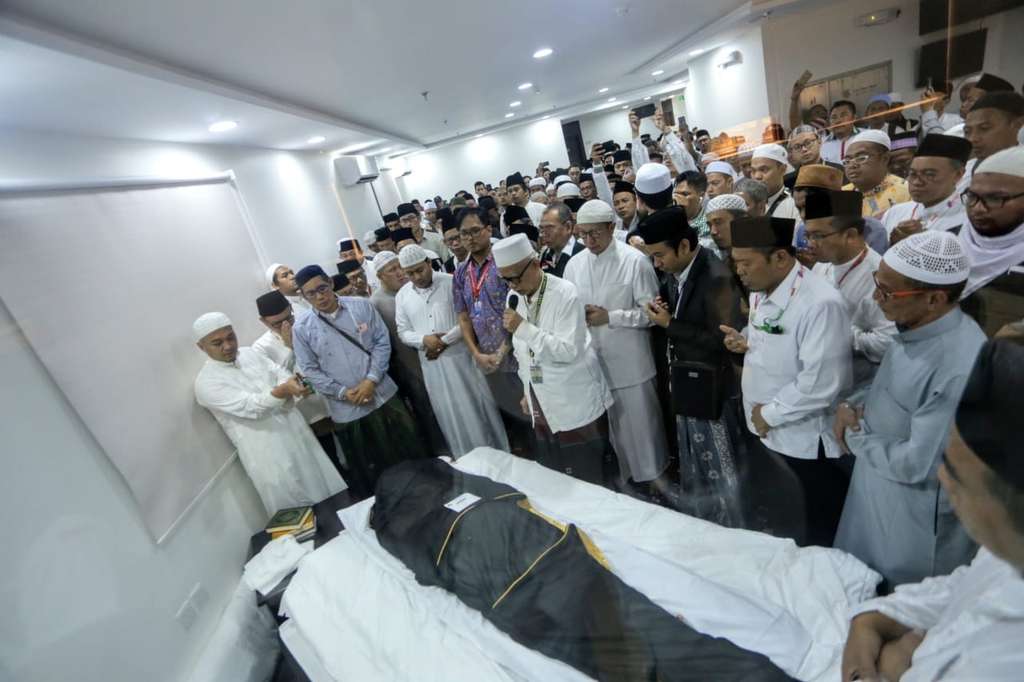 Foto Persiapan Pemakaman Mbah Moen di Mekah