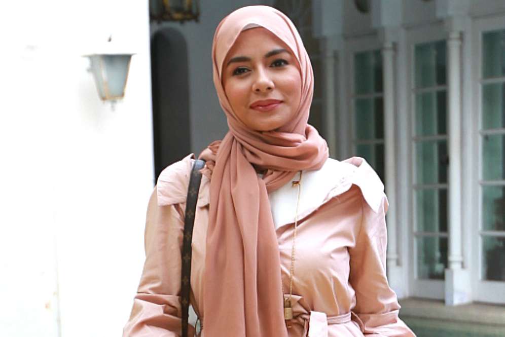 Gaya Hijab Modis Meisya Siregar
