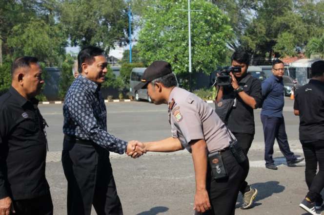 SCM Bagikan 5 Sapi dan 60 Kambing Kurban ke Masyarakat