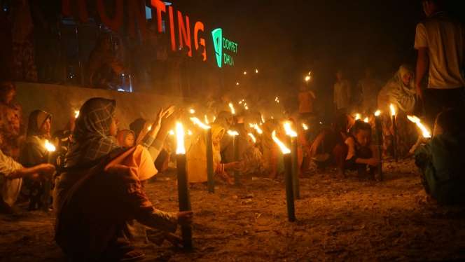 Pawai Obor Takbir di Pesisir Utara Flores