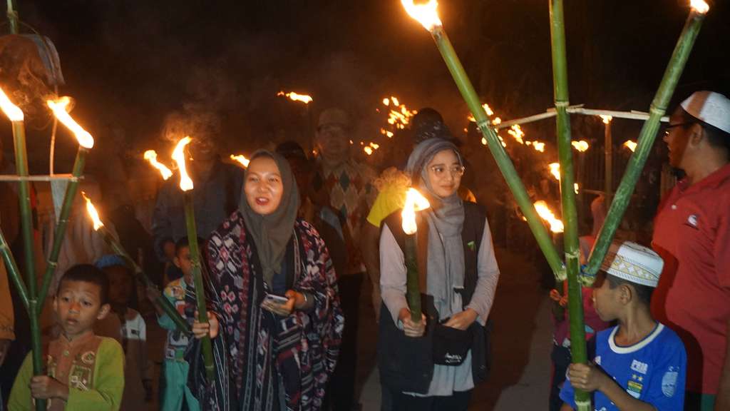 Pawai Obor Takbir di Pesisir Utara Flores