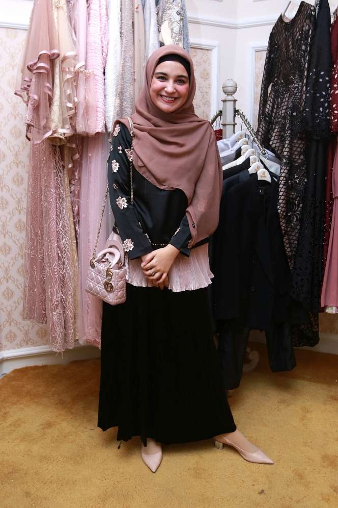 Tampilan Simple Nan Elegan Ala Shireen Sungkar