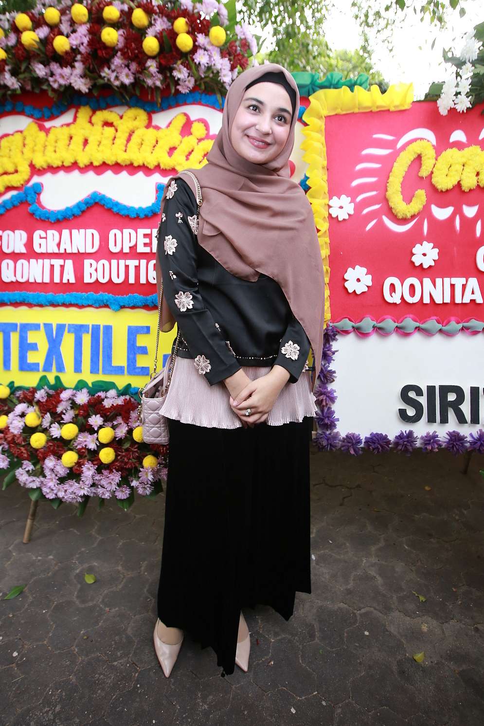 Tampilan Simple Nan Elegan Ala Shireen Sungkar