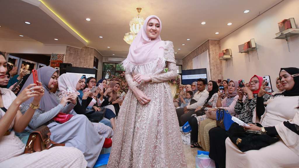 Koleksi Milestone Qonita Gholib