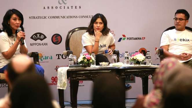 Saat Dian Sastro Menahan Tangis Ungkap Putranya Idap Autisme