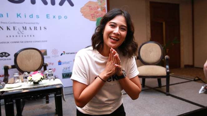 Saat Dian Sastro Menahan Tangis Ungkap Putranya Idap Autisme