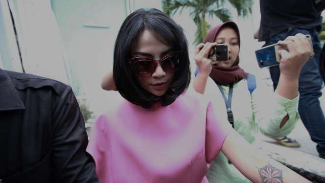 Reaksi Vanessa Angel Disinggung Soal Ayahnya