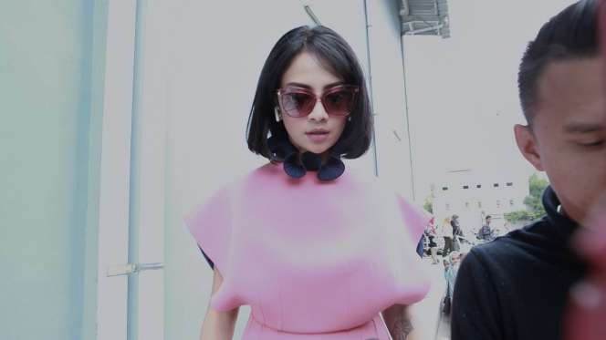 Reaksi Vanessa Angel Disinggung Soal Ayahnya