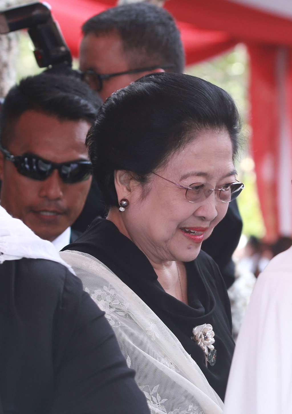 Deretan Artis dan Tokoh Politik di Pemakaman BJ Habibie