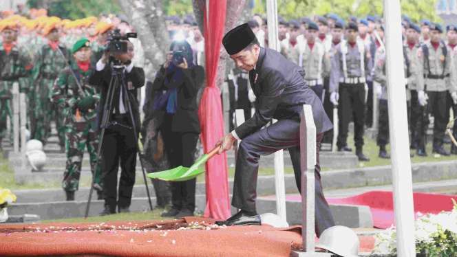 Suasana Khidmat Pemakaman BJ Habibie