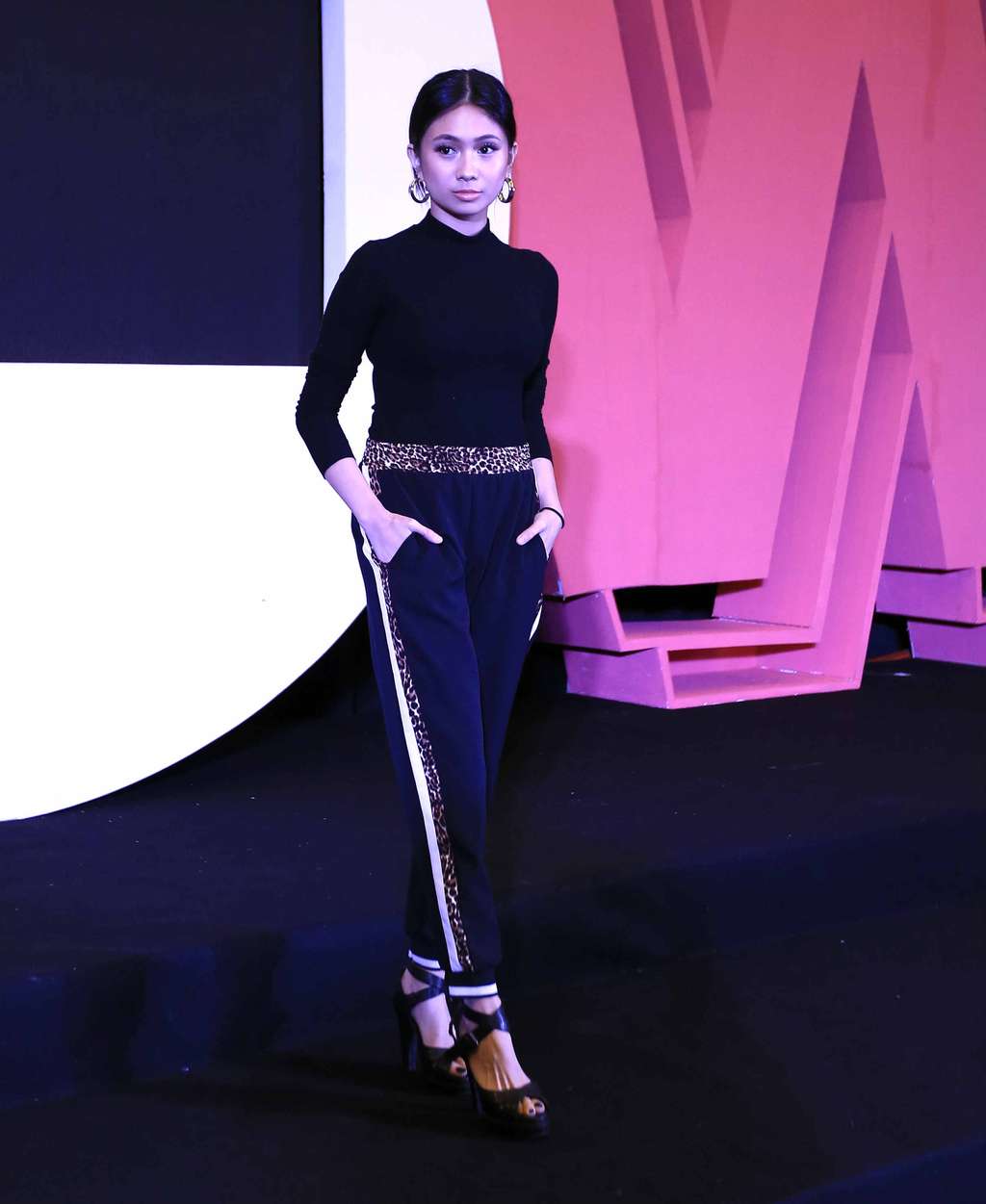 Konser Skala Internasional, Smartfren Hadirkan Niki Zefanya