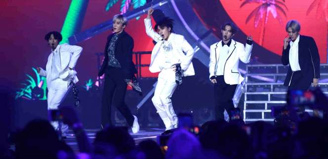 Histeris Terbius Ateez