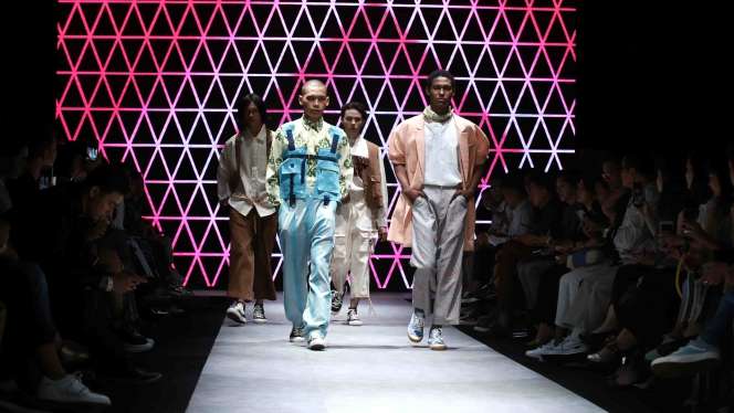 Koleksi Batik Kekinian Rama Dauhan X Alleira