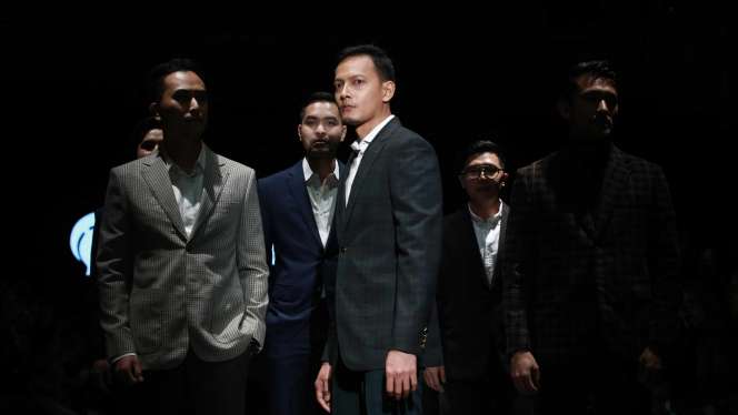 Gaya 4 Selebriti Tampan dalam Balutan 'British School Boy'