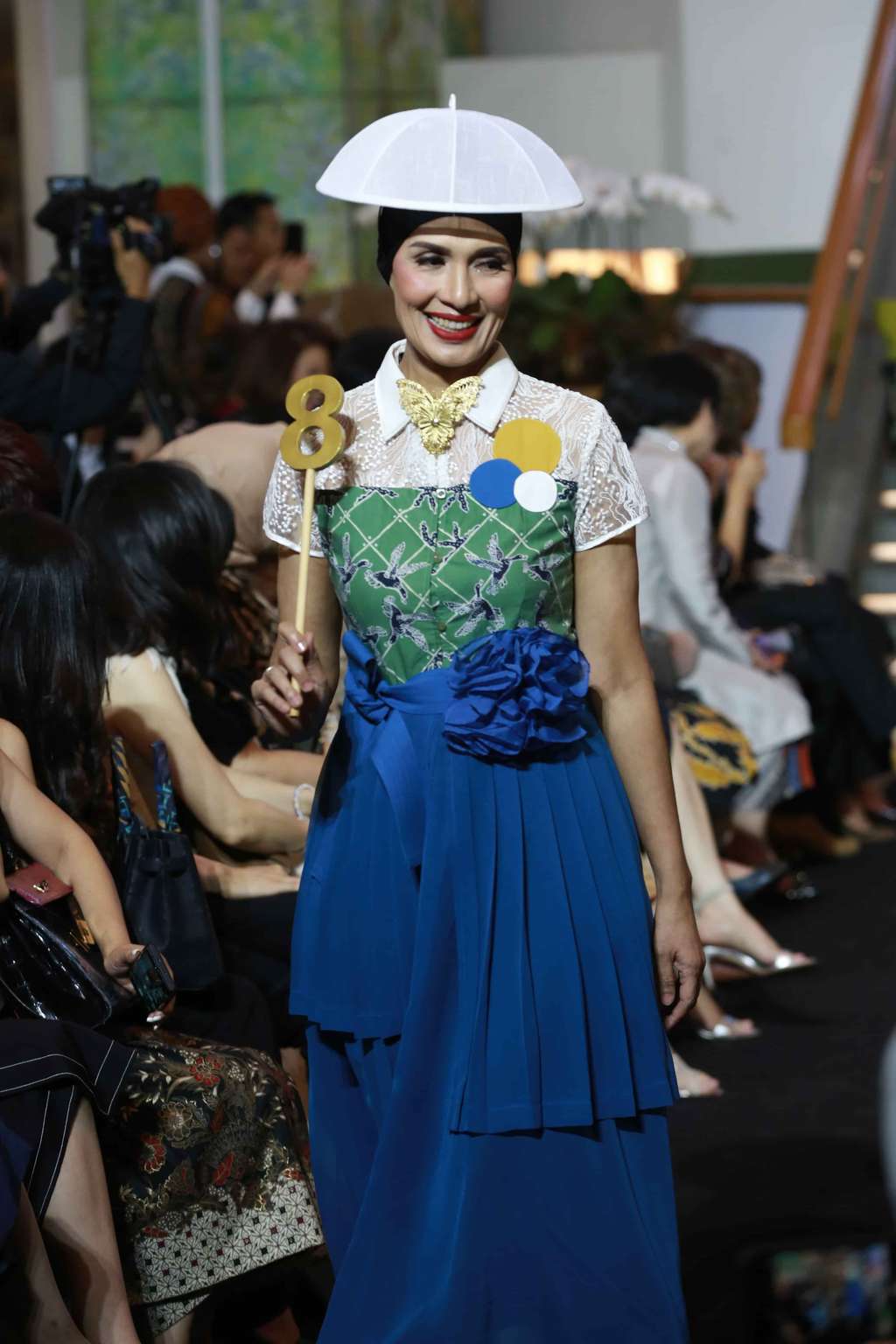 Tampil Kekinian dengan Balutan Batik Marunda