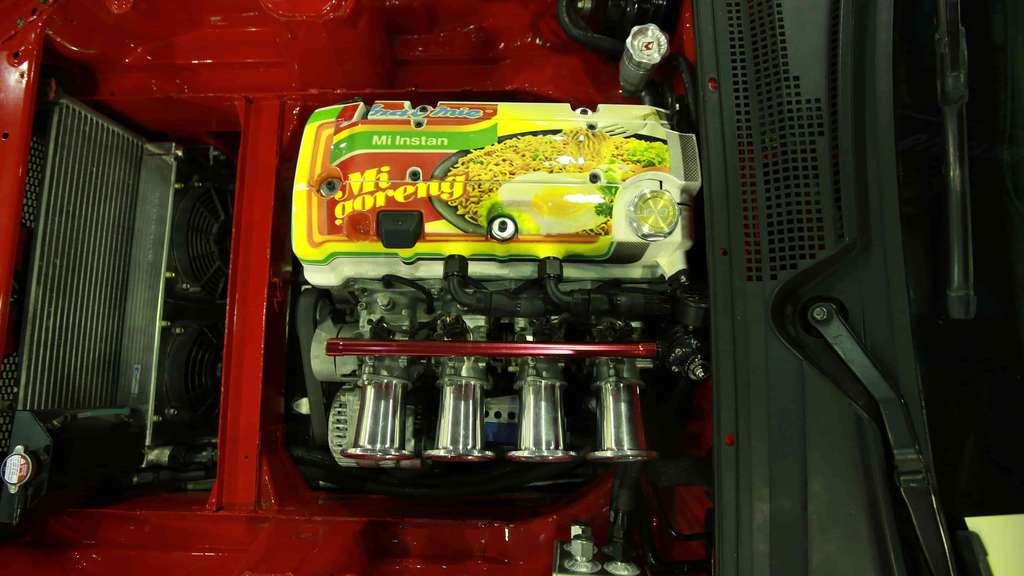 Nyeleneh, Mobil Honda S2000 Pakai 'Mesin' Mi Instan