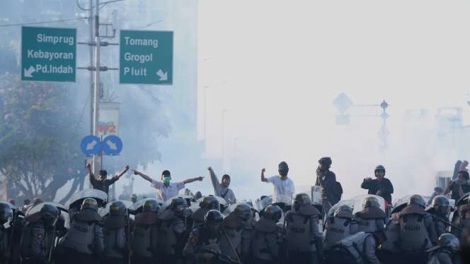 Polisi dan Pelajar Aksi Demo Kembali Terlibat Bentrok