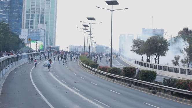 Polisi dan Pelajar Aksi Demo Kembali Terlibat Bentrok