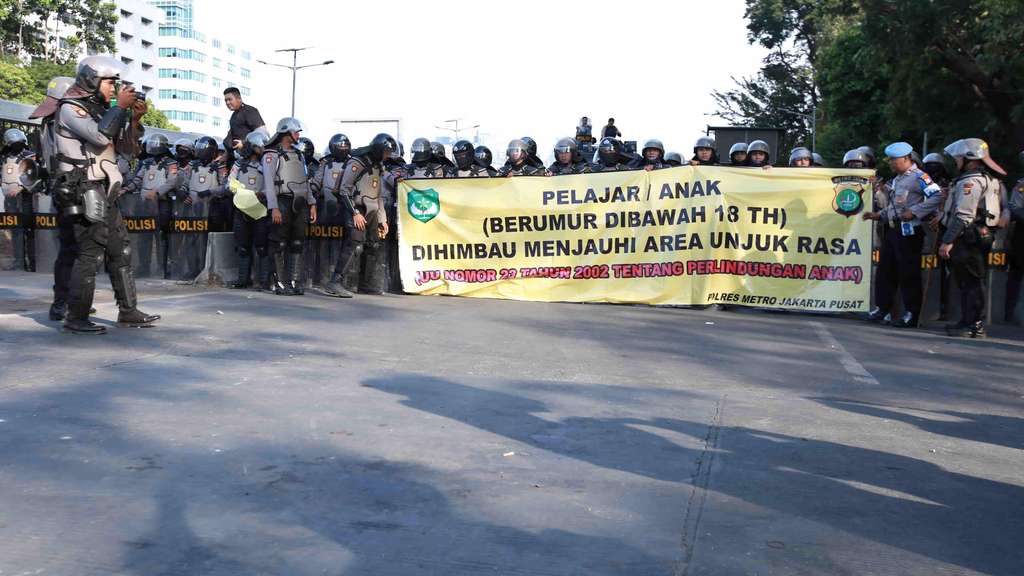 Polisi dan Pelajar Aksi Demo Kembali Terlibat Bentrok