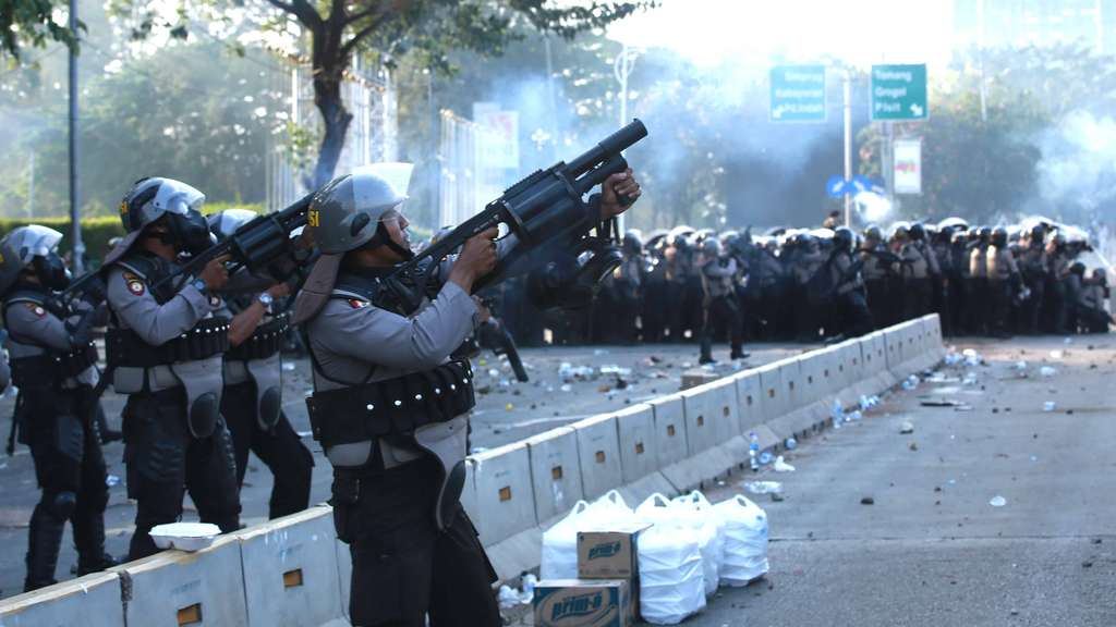 Polisi dan Pelajar Aksi Demo Kembali Terlibat Bentrok