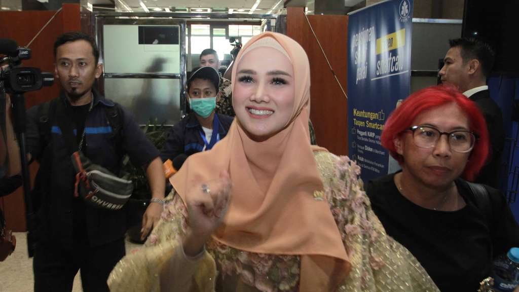 Dilantik Jadi DPR, Ini Pesan Ahmad Dhani untuk Mulan Jameela