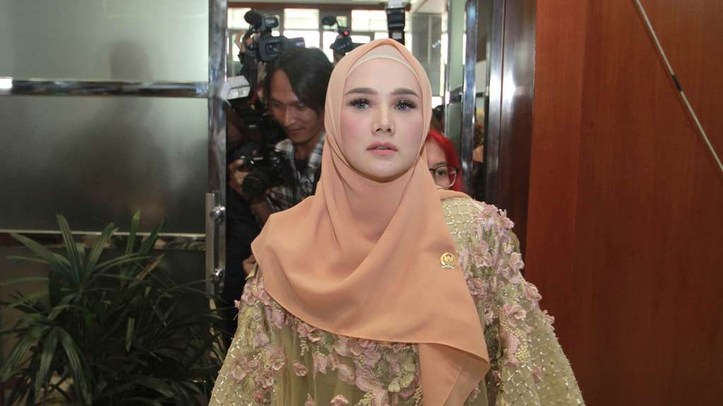 Dilantik Jadi DPR, Ini Pesan Ahmad Dhani untuk Mulan Jameela