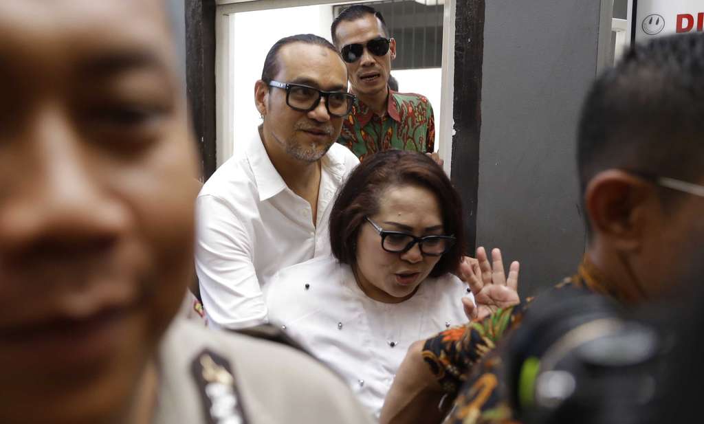 Ekspresi Nunung Saat Sidang Dakwaan Kasus Sabu
