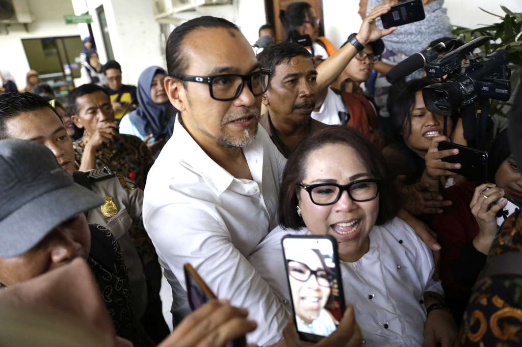 Ekspresi Nunung Saat Sidang Dakwaan Kasus Sabu