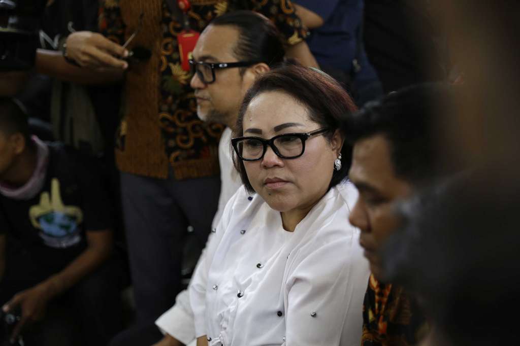 Ekspresi Nunung Saat Sidang Dakwaan Kasus Sabu