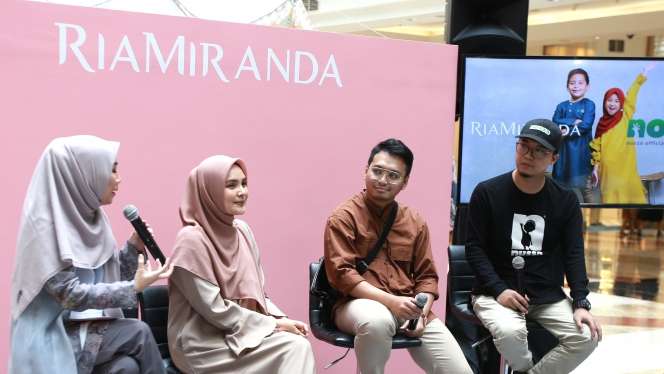 Dakwah Ria Miranda Lewat Busana Muslim Ibu dan Anak