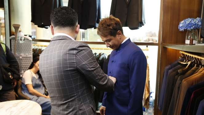 Fitting Baju Pengantin, Delon Tak Sabar Menikah Kedua Kali