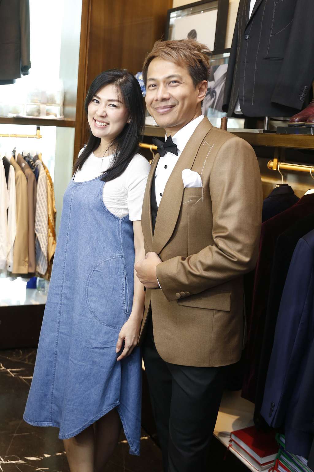 Fitting Baju Pengantin, Delon Tak Sabar Menikah Kedua Kali