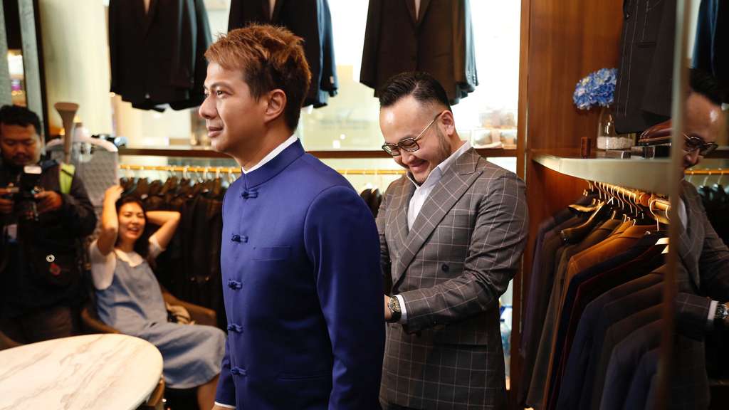 Fitting Baju Pengantin, Delon Tak Sabar Menikah Kedua Kali