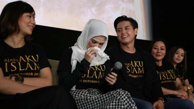 Roger Danuarta Mengubah Hidup Cut Meyriska